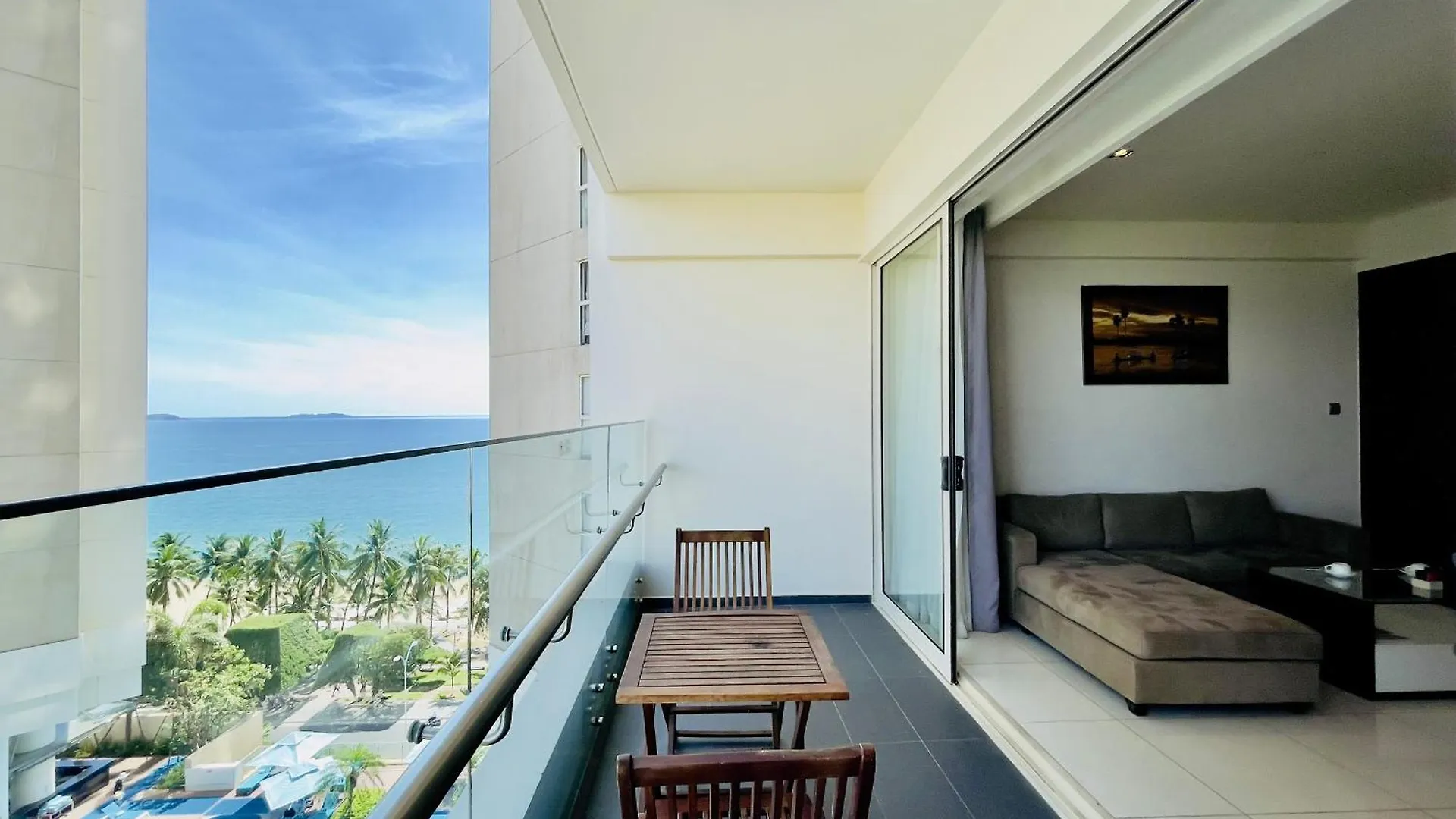 Rozy'S Cozy Beachfront Apartment Να Τρανγκ Βιετνάμ