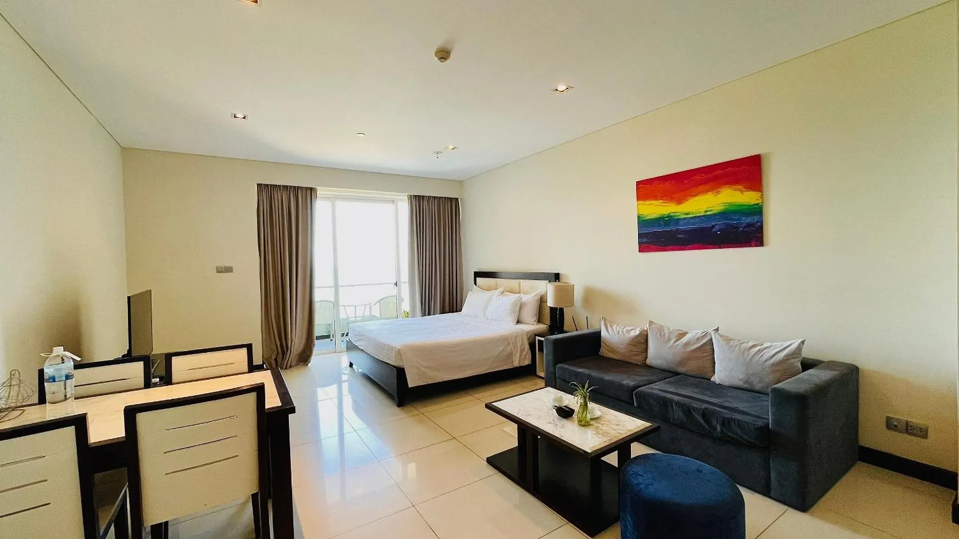 Rozy'S Cozy Beachfront Apartment Να Τρανγκ Βιετνάμ
