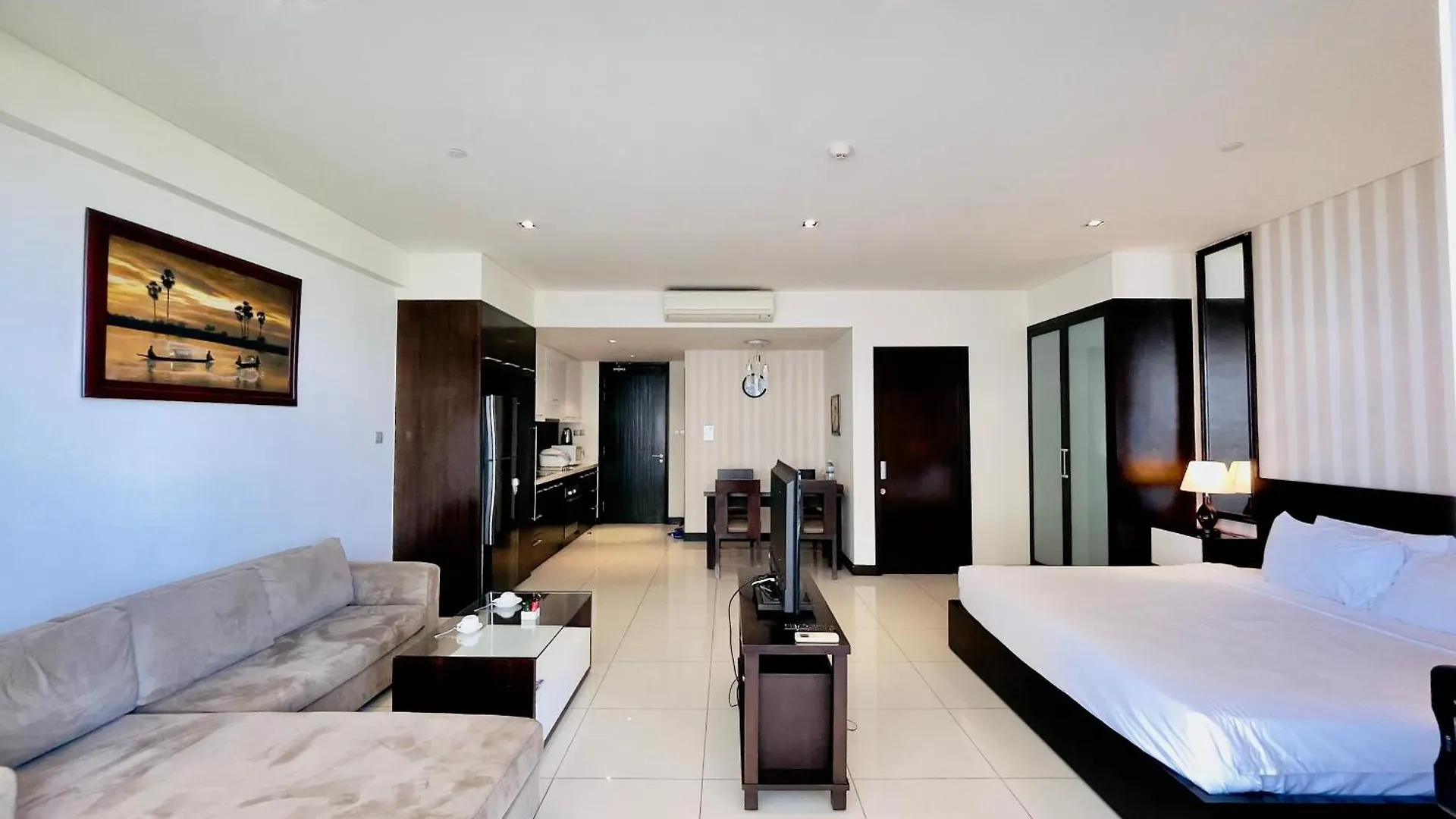 Rozy'S Cozy Beachfront Apartment Να Τρανγκ Βιετνάμ