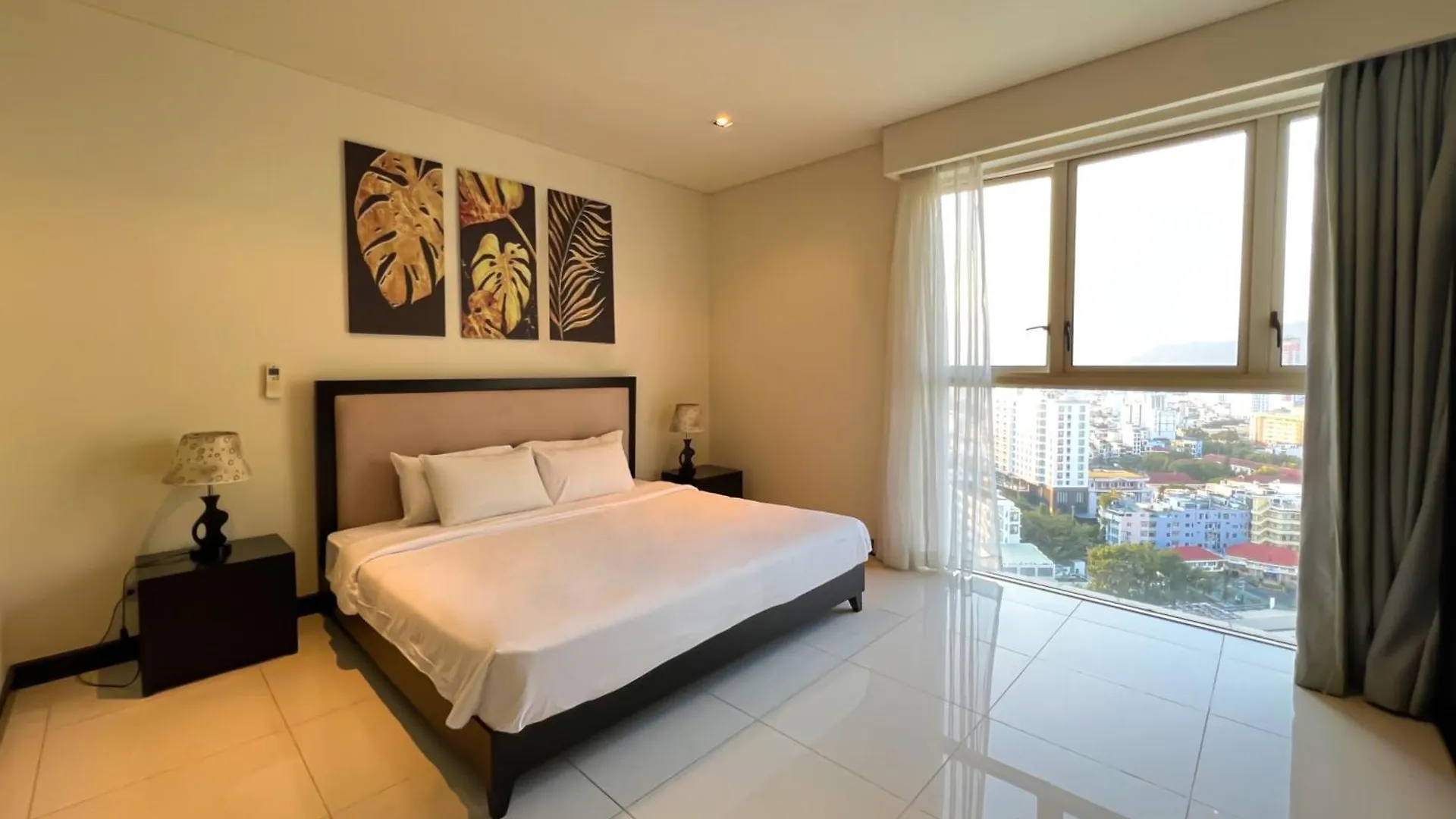 Rozy'S Cozy Beachfront Apartment Nha Trang Vietnam